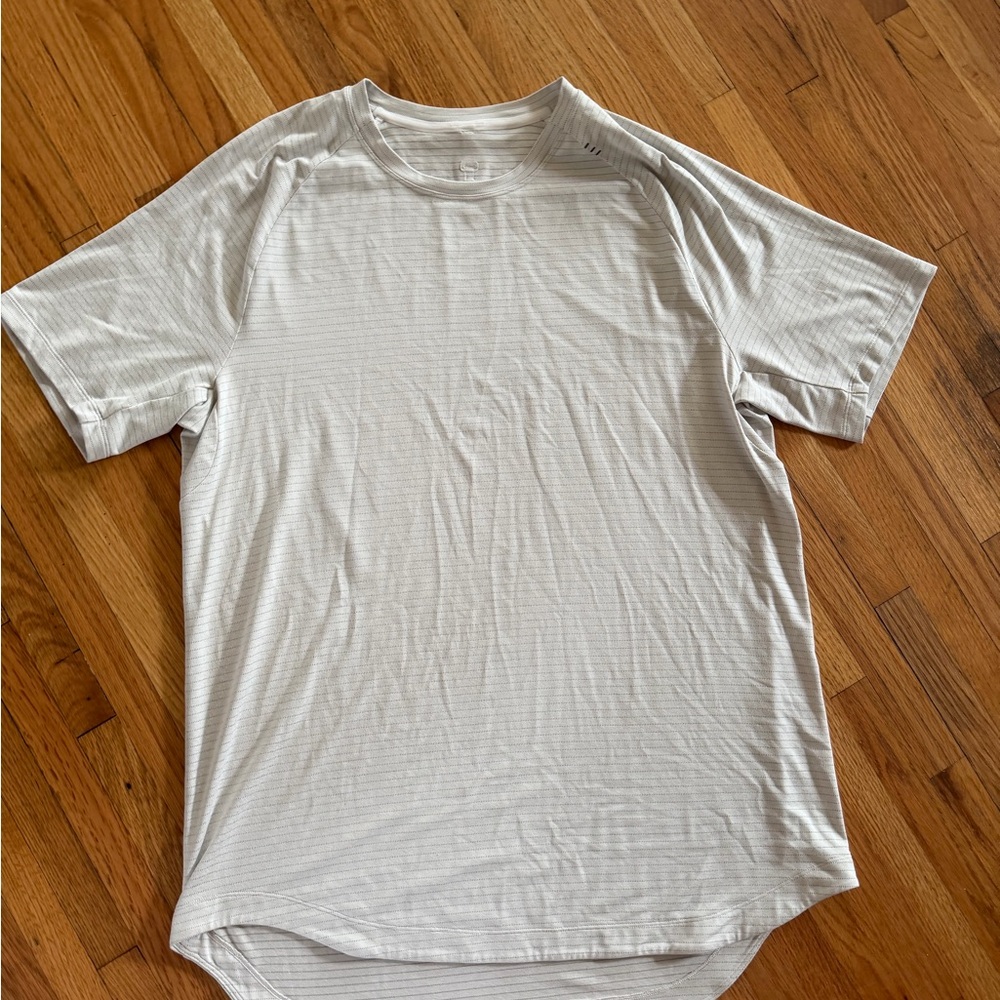 Lululemon License to Train Short-Sleeve Shirt L/XL white
